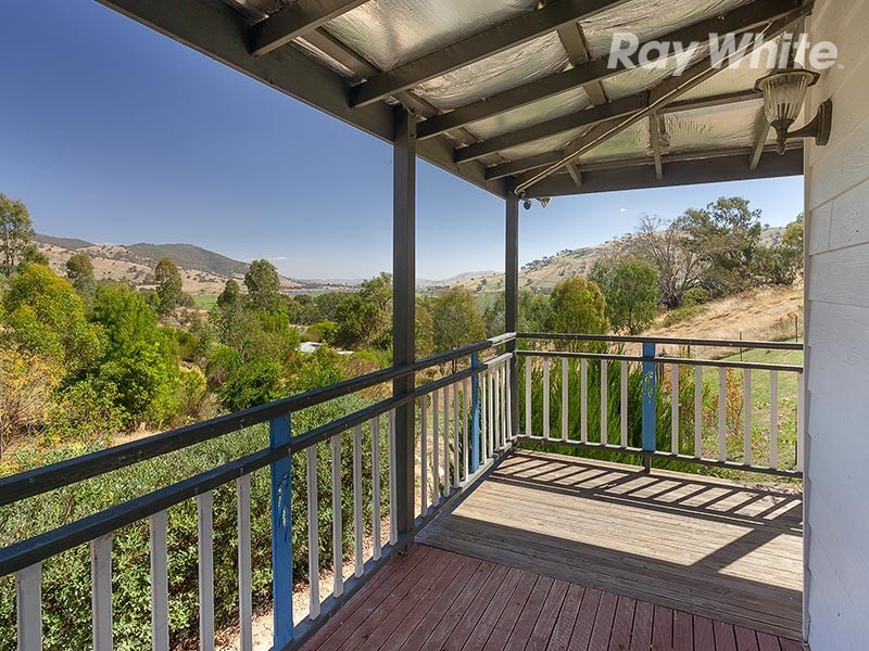 15 Yabba Road, Tallangatta East VIC 3700