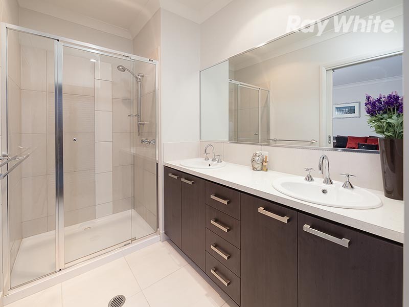 8 Bremer Avenue, Wodonga VIC 3690