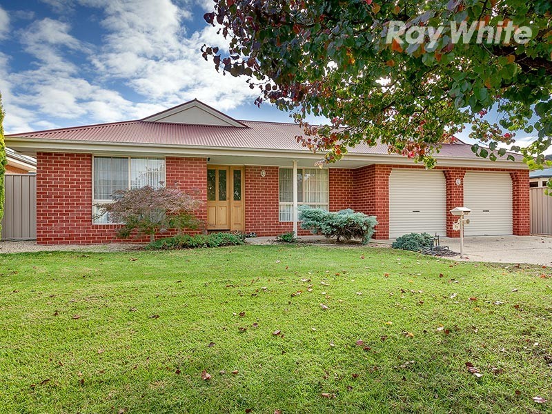33 Ambrose Crescent, Wodonga VIC 3690