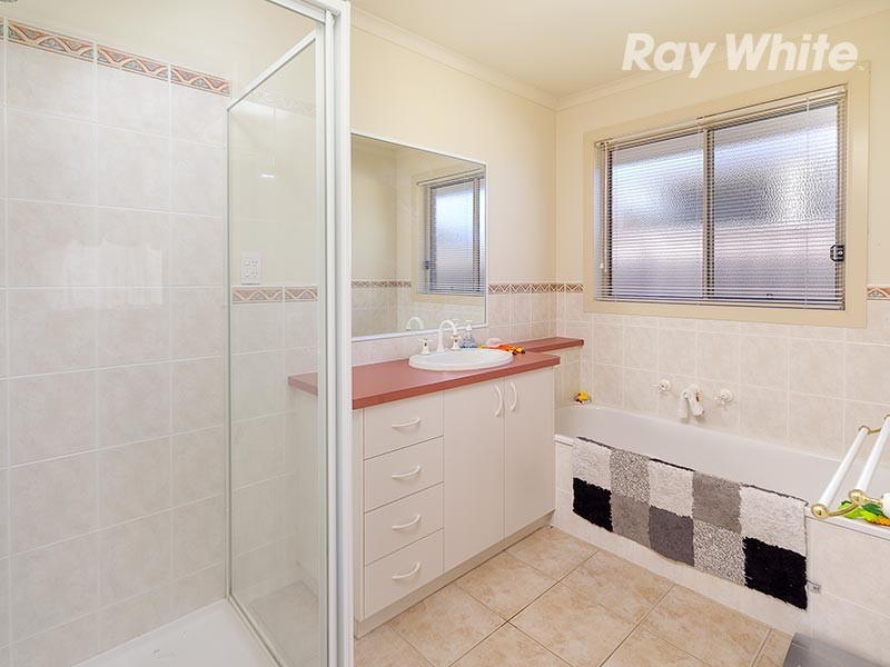 33 Ambrose Crescent, Wodonga VIC 3690