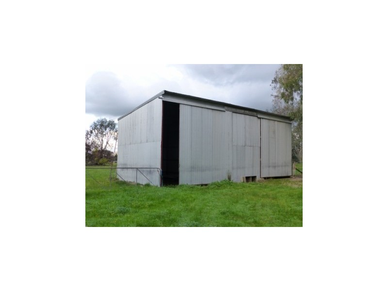 33 Water Trust Road, Chiltern VIC 3683