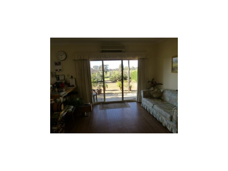 33 Water Trust Road, Chiltern VIC 3683