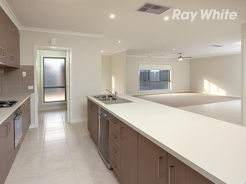 13 Bassett Street, Wodonga VIC 3690