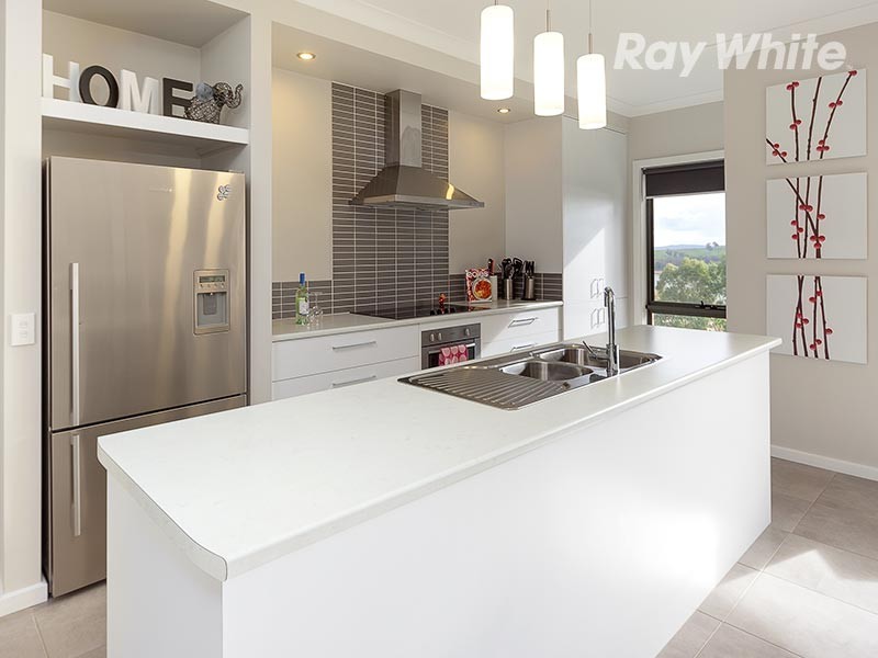 5 Spy Court, Bellbridge VIC 3691