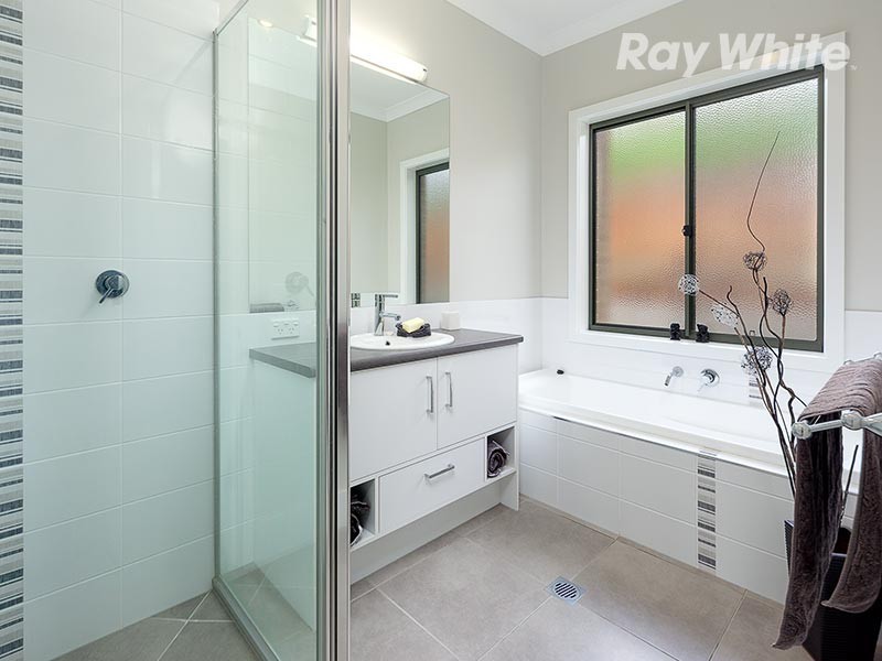 5 Spy Court, Bellbridge VIC 3691