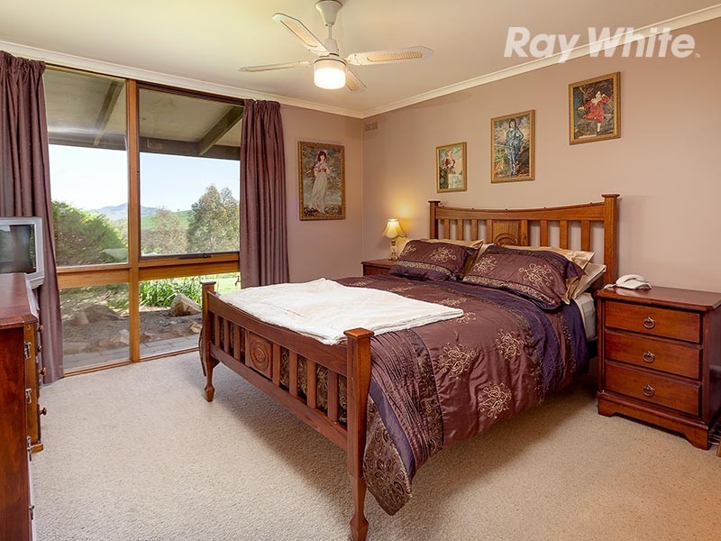 1511 Lake Road, Bethanga VIC 3691