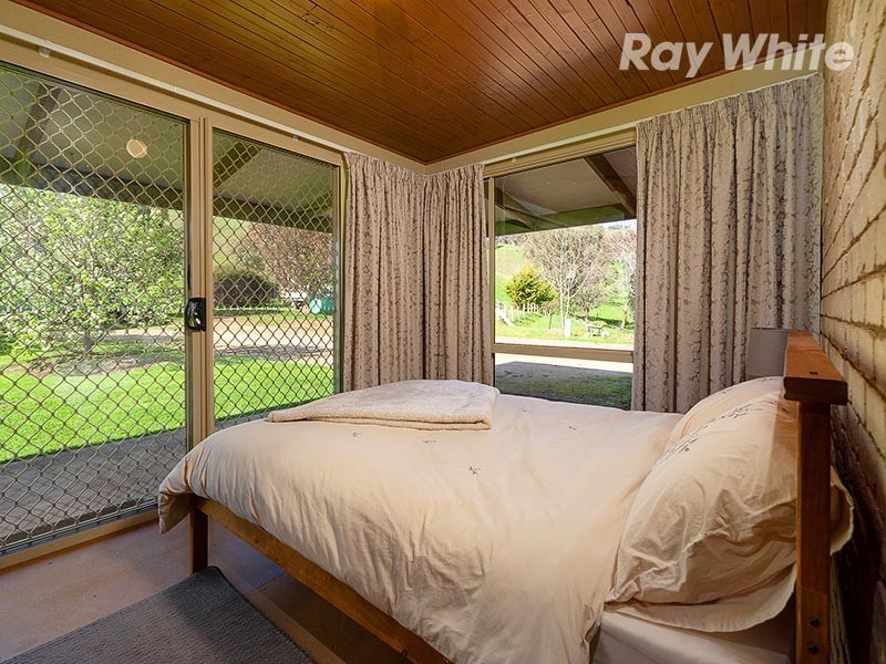 1511 Lake Road, Bethanga VIC 3691