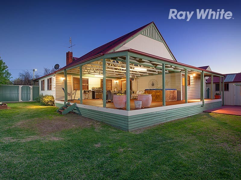 3 Victoria Street, Chiltern VIC 3683