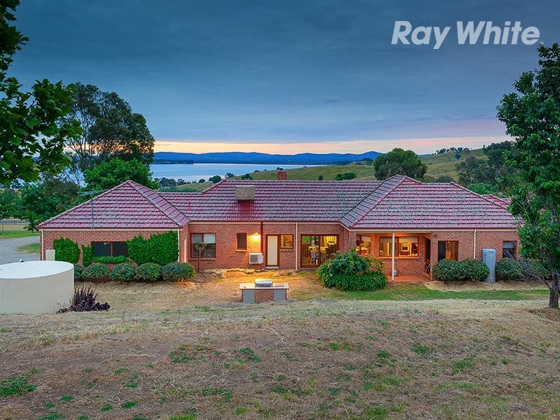 677 Lake Road, Bethanga VIC 3691