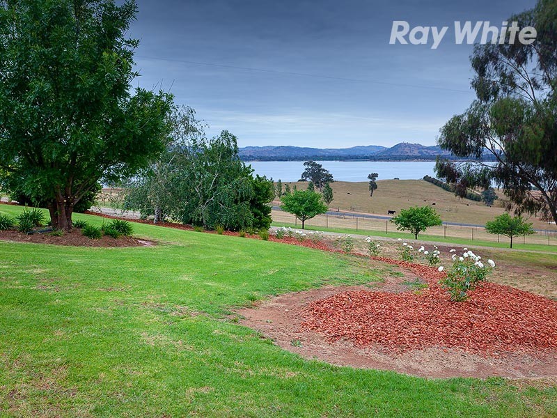 677 Lake Road, Bethanga VIC 3691