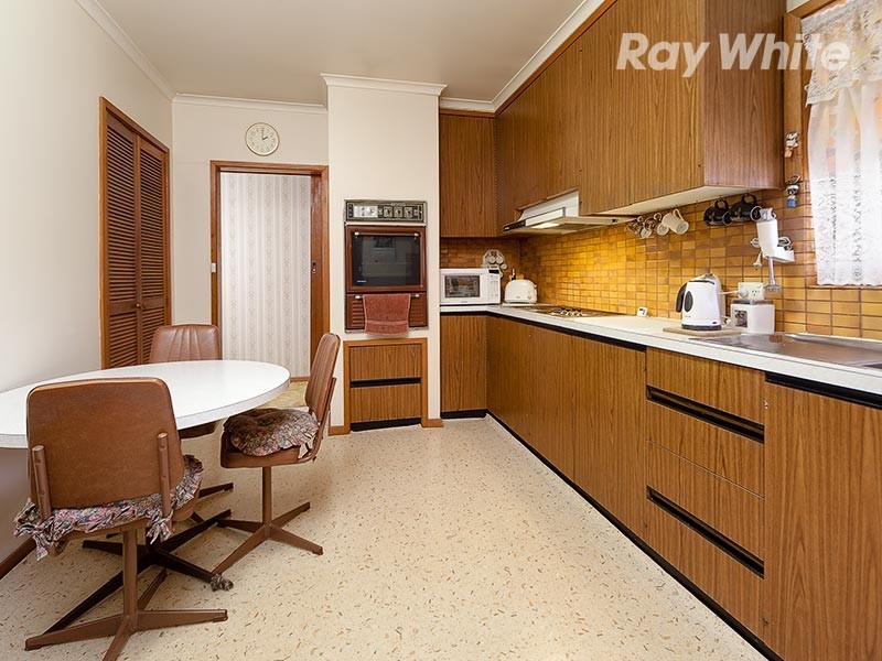 6 Main Street, Chiltern VIC 3683