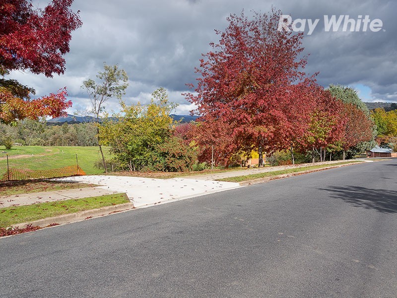 6 Railway Avenue, Yackandandah VIC 3749
