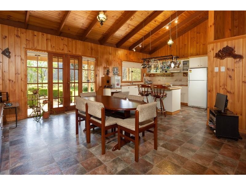 4514 Omeo Highway, Eskdale VIC 3701