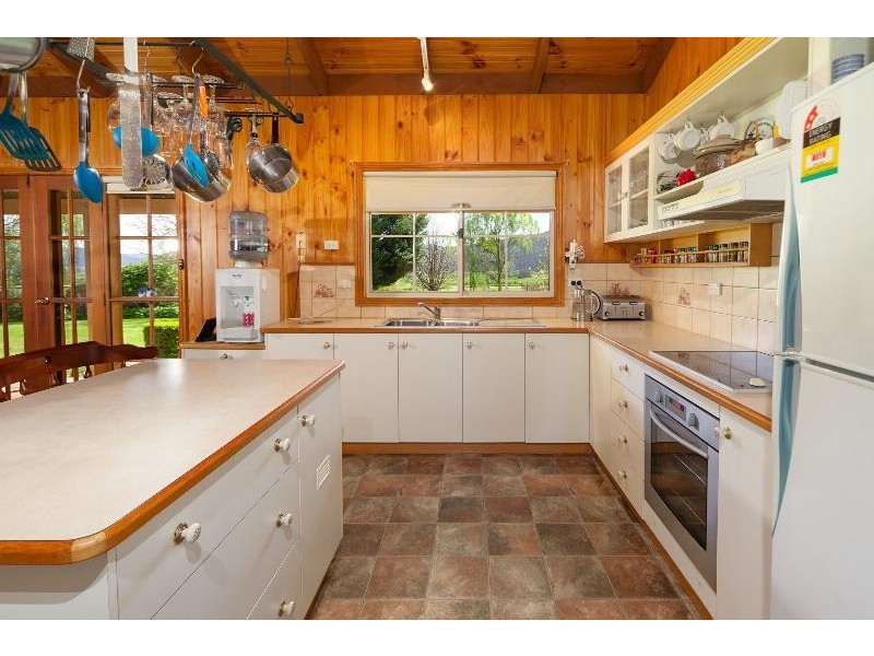 4514 Omeo Highway, Eskdale VIC 3701