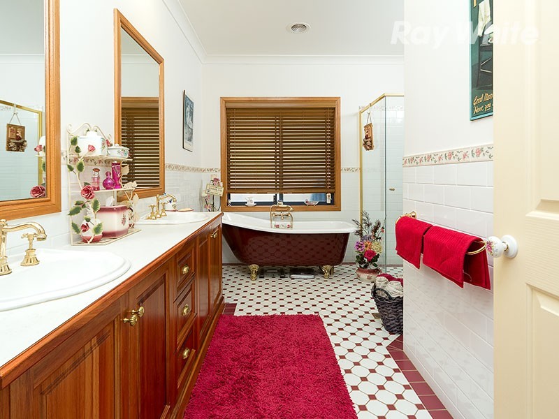 20 McGaffins Road, Wodonga VIC 3690