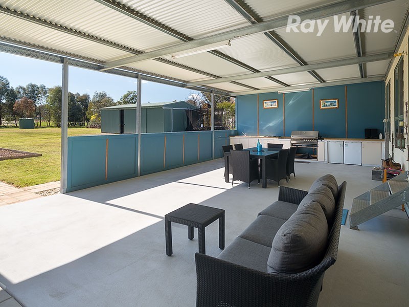 11 Albert Road, Chiltern VIC 3683