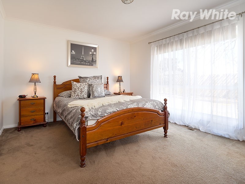11 Albert Road, Chiltern VIC 3683