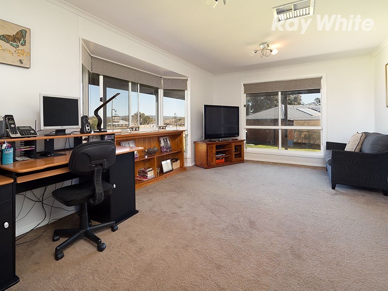 11 Albert Road, Chiltern VIC 3683