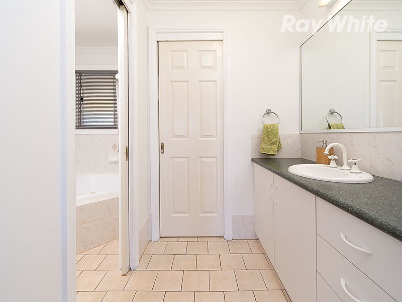 11 Albert Road, Chiltern VIC 3683