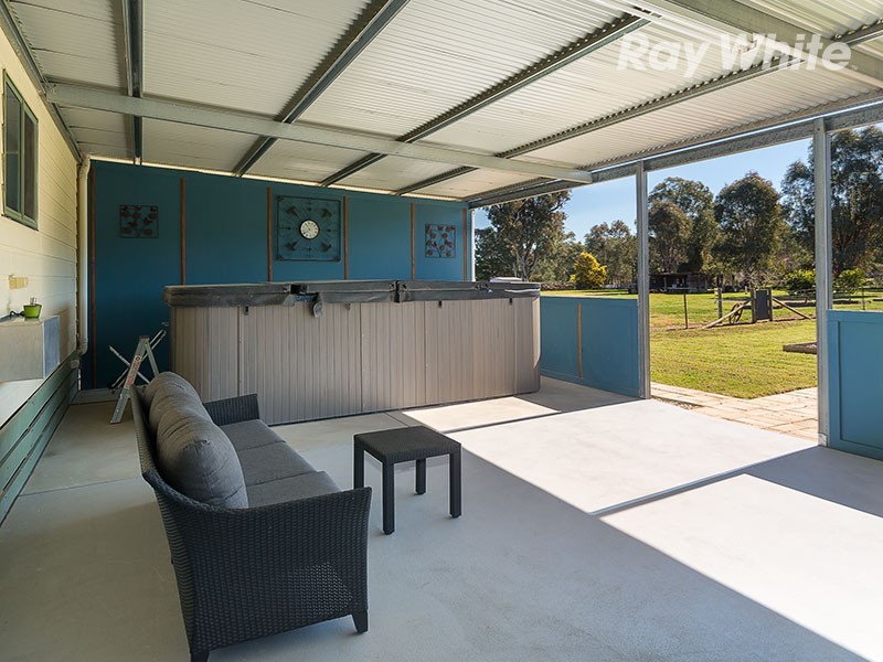 11 Albert Road, Chiltern VIC 3683