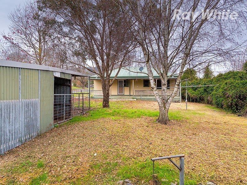 1 Drummond Street, Eskdale VIC 3701