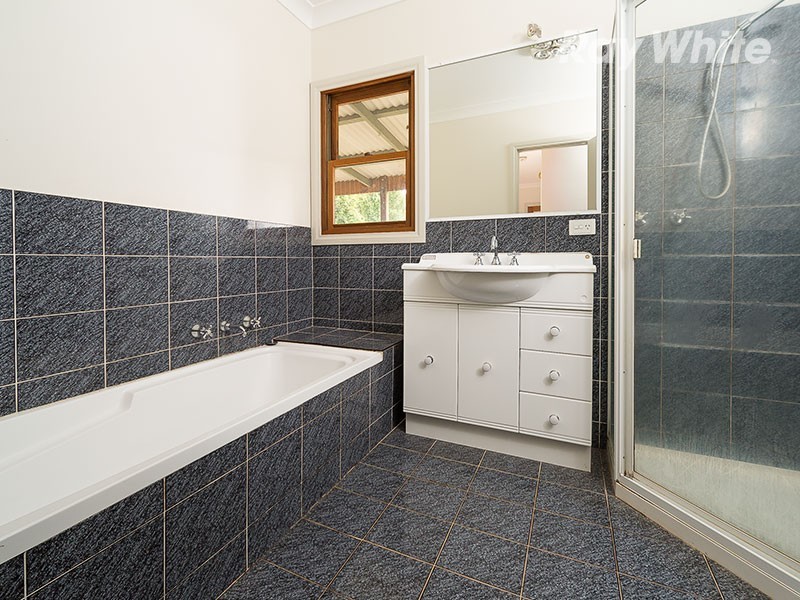 1 Drummond Street, Eskdale VIC 3701