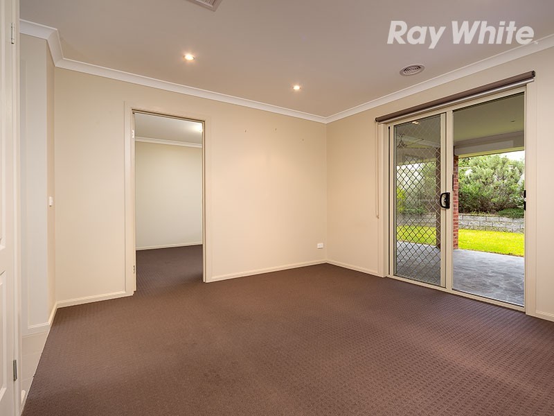 16 Montclair Avenue, Wodonga VIC 3690