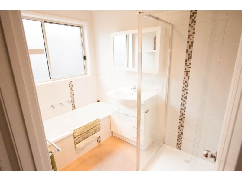 24 Lysterfield Lane, Wodonga VIC 3690