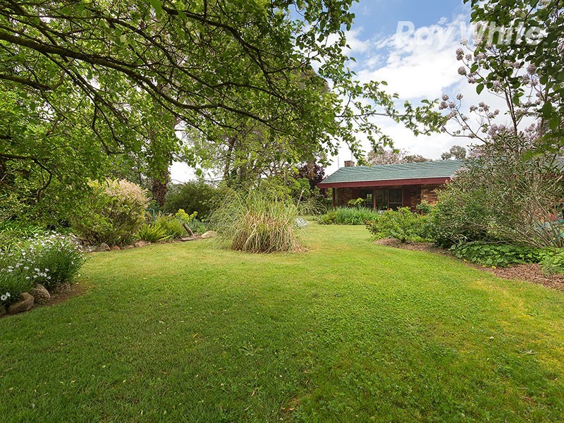 98 Star Lane, Wooragee VIC 3747