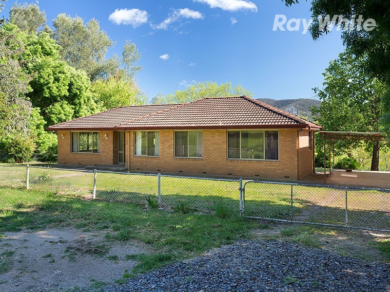 8398 Murray Valley Highway, Old Tallangatta VIC 3701