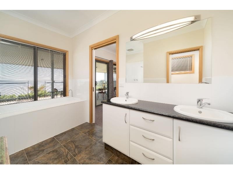 595 Firebrace Track, Granya VIC 3701