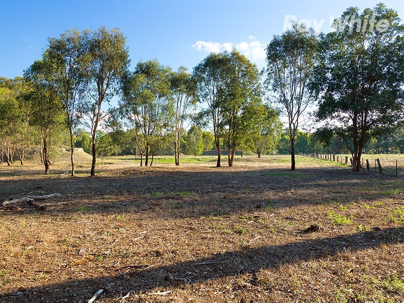 * Bow Street, Chiltern VIC 3683