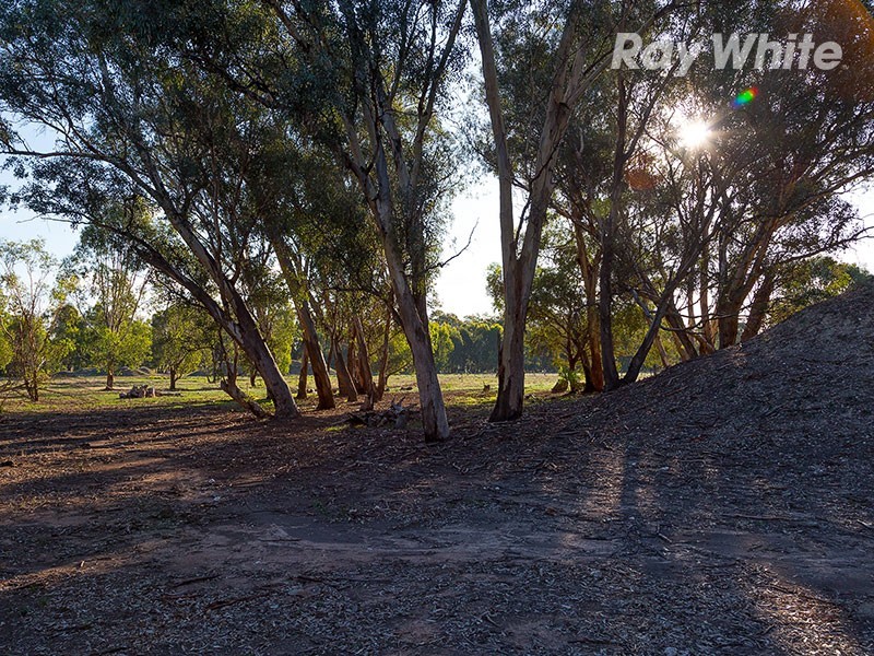 * Bow Street, Chiltern VIC 3683