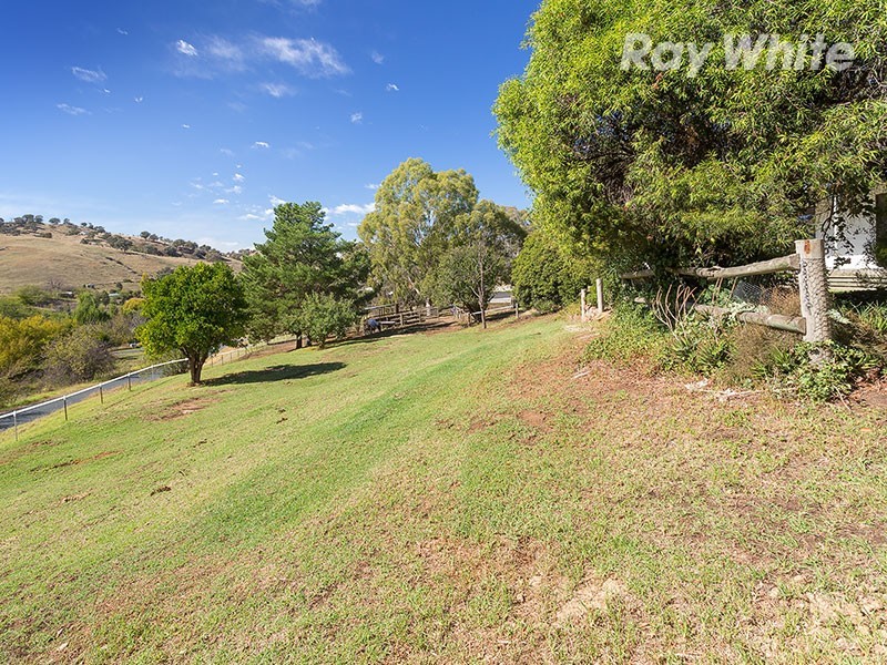 2 Dyring Street, Bethanga VIC 3691