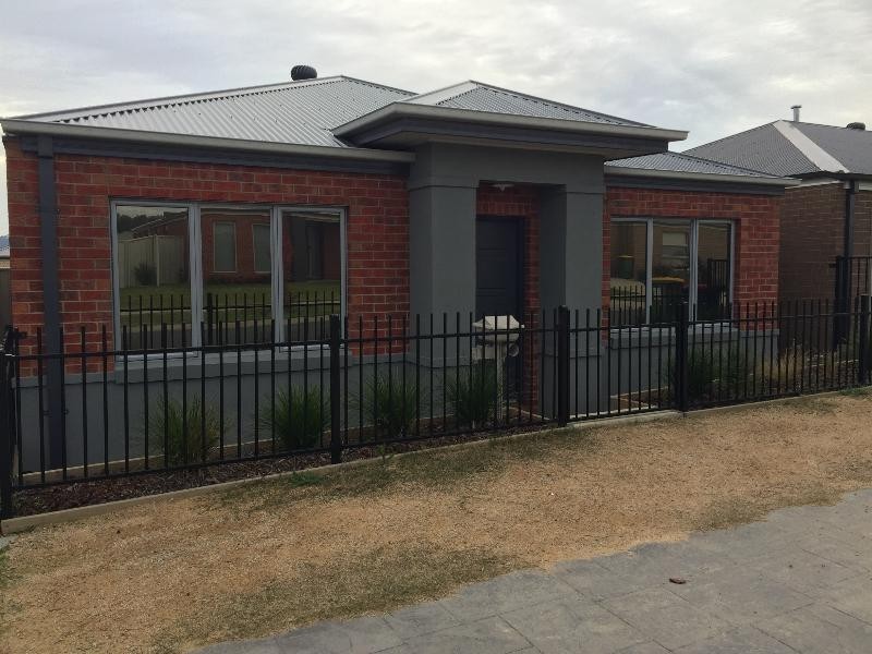 11 Macquarie Road, Wodonga VIC 3690