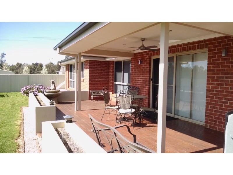 6 Lauren Place, Wodonga VIC 3690