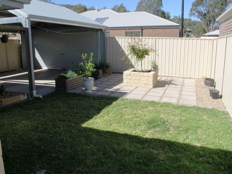 43 Kelliher Avenue, Wodonga VIC 3690