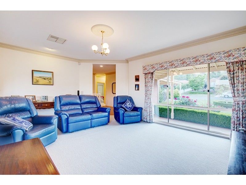 14 Jevington Drive, Wodonga VIC 3690