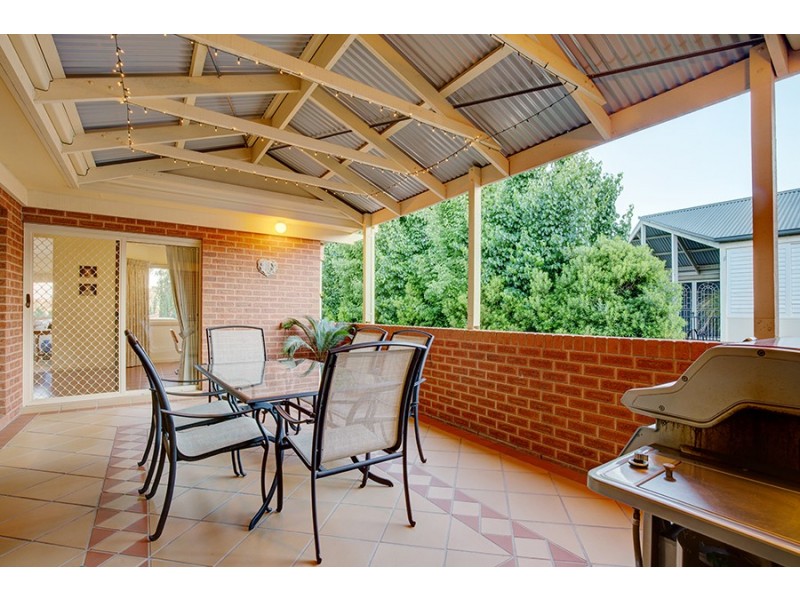 14 Jevington Drive, Wodonga VIC 3690