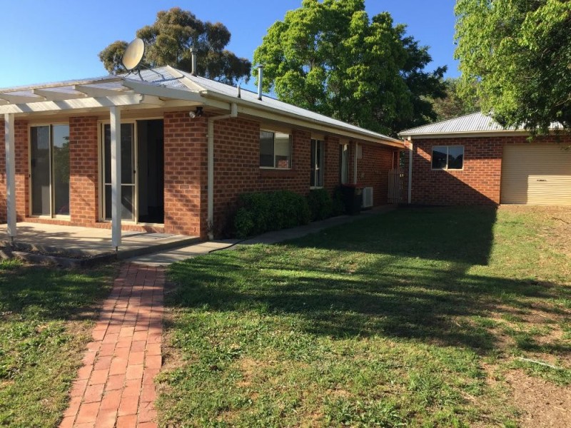 4 Azure Drive, Wodonga VIC 3690