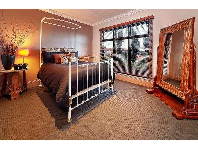 18 Avondale Drive, Wodonga VIC 3690