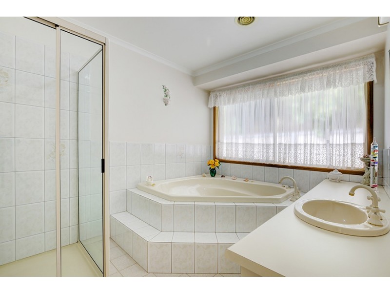 15 Emery Court, Wodonga VIC 3690