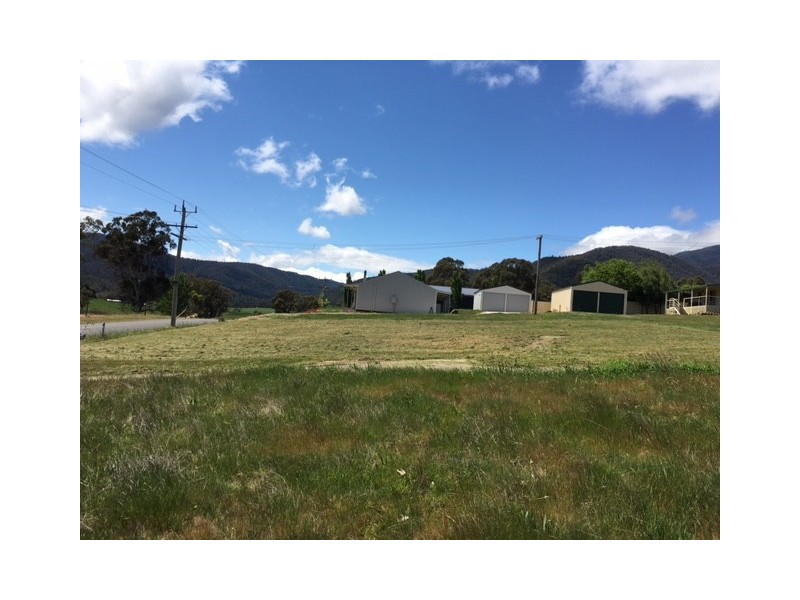 9 Scales Street, Dartmouth VIC 3701