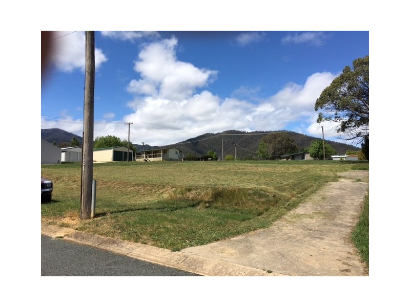 9 Scales Street, Dartmouth VIC 3701