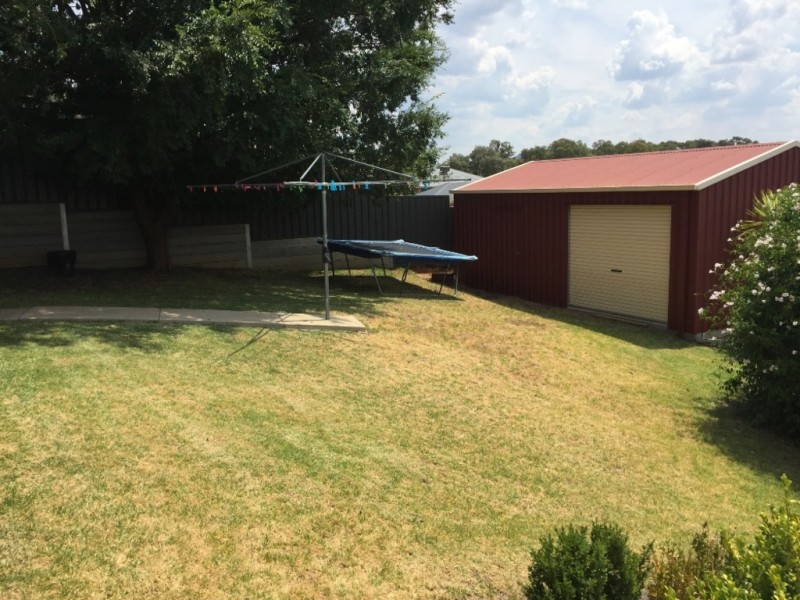 11 Krueger Street, Baranduda VIC 3691