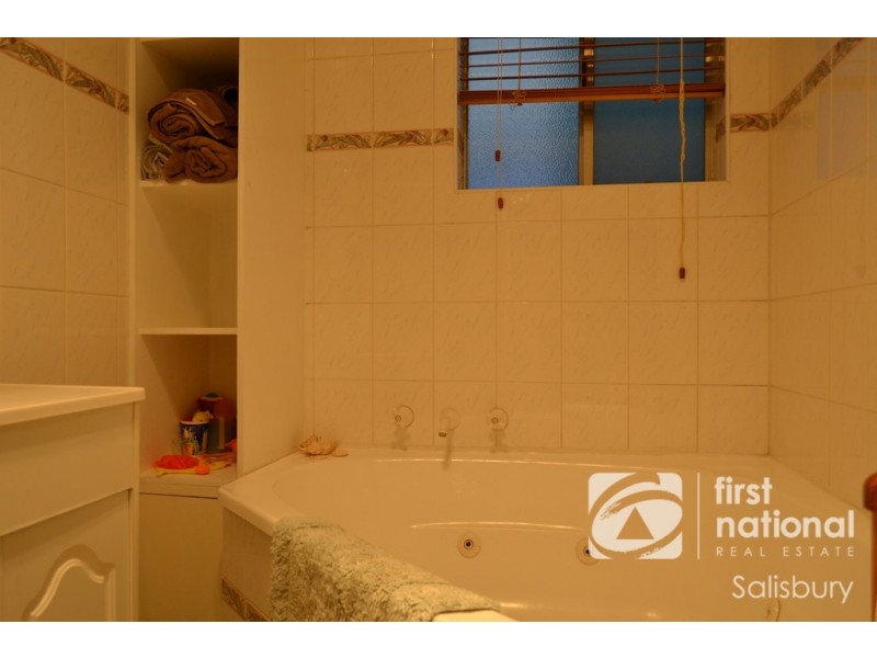 82 Valley View Drive, Highbury SA 5089