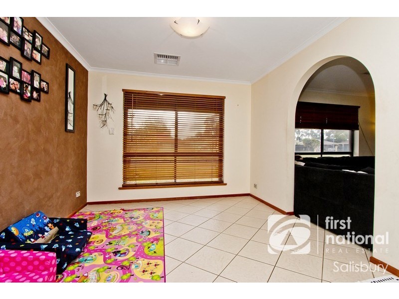 18 Swallow Crescent, Parafield Gardens SA 5107