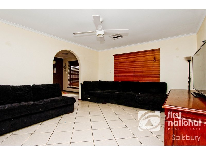 18 Swallow Crescent, Parafield Gardens SA 5107