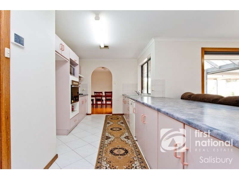 32 Hilditch Drive, Green Fields SA 5107