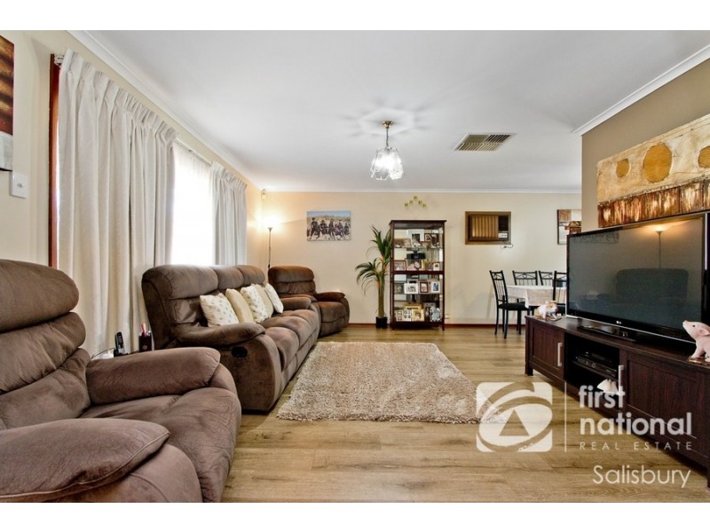 17 Grevillia Drive, Parafield Gardens SA 5107